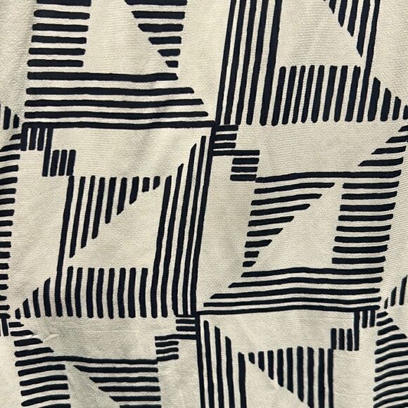 SALE!!! NWT Joie Navy/White Geometric Button Down, Size Large - Picture 7 of 9